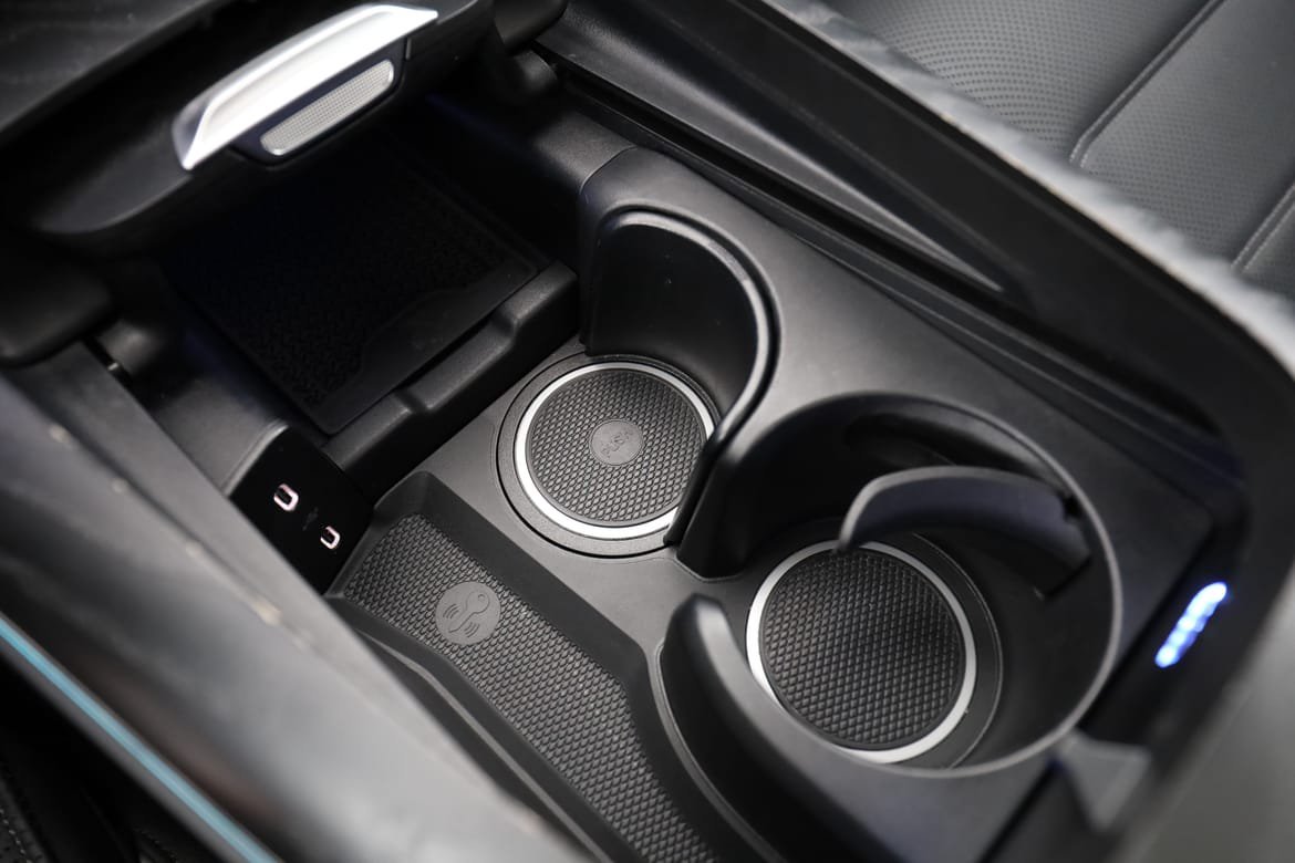 Vehicle Image 25