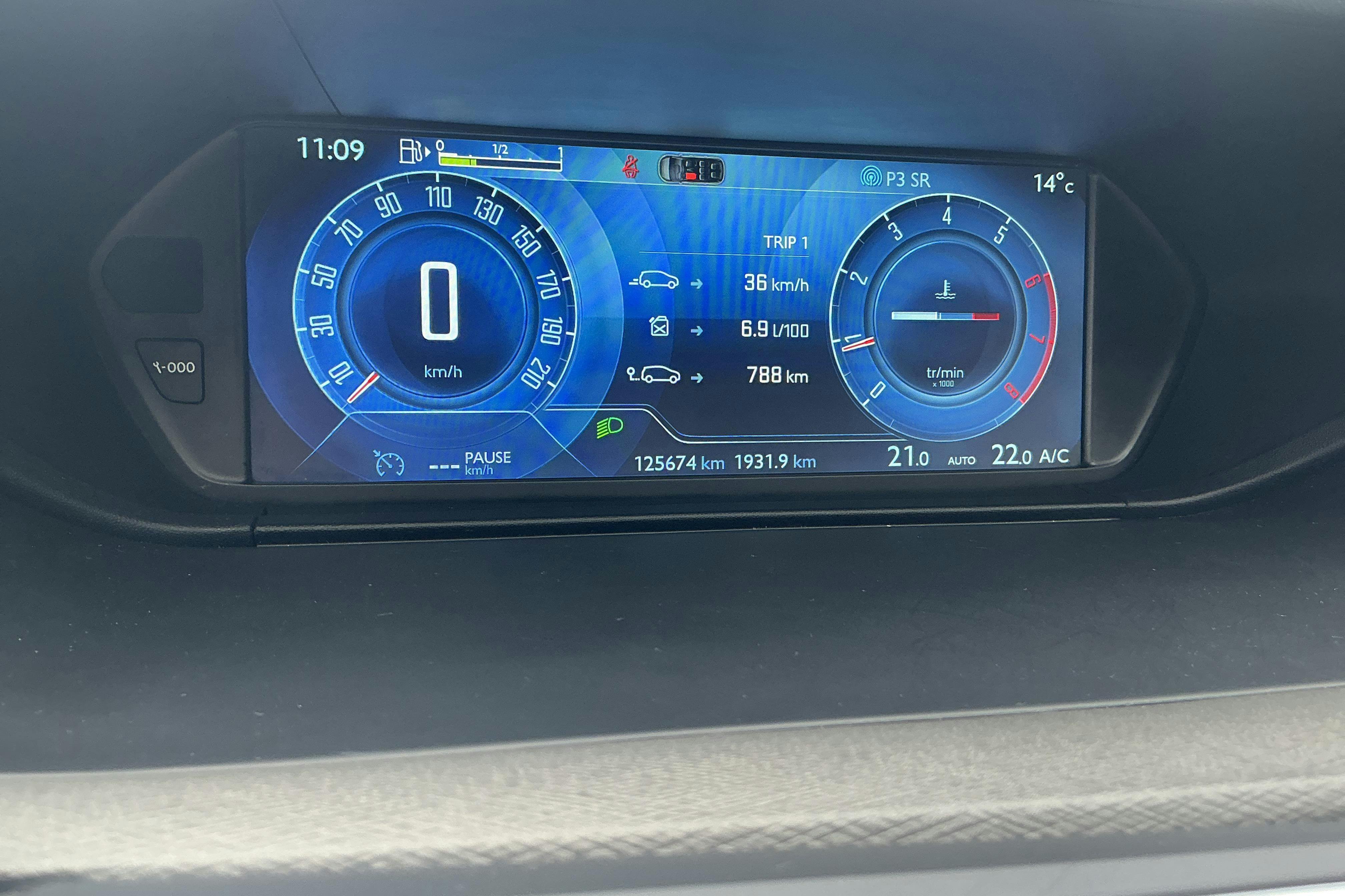 Vehicle Image 11