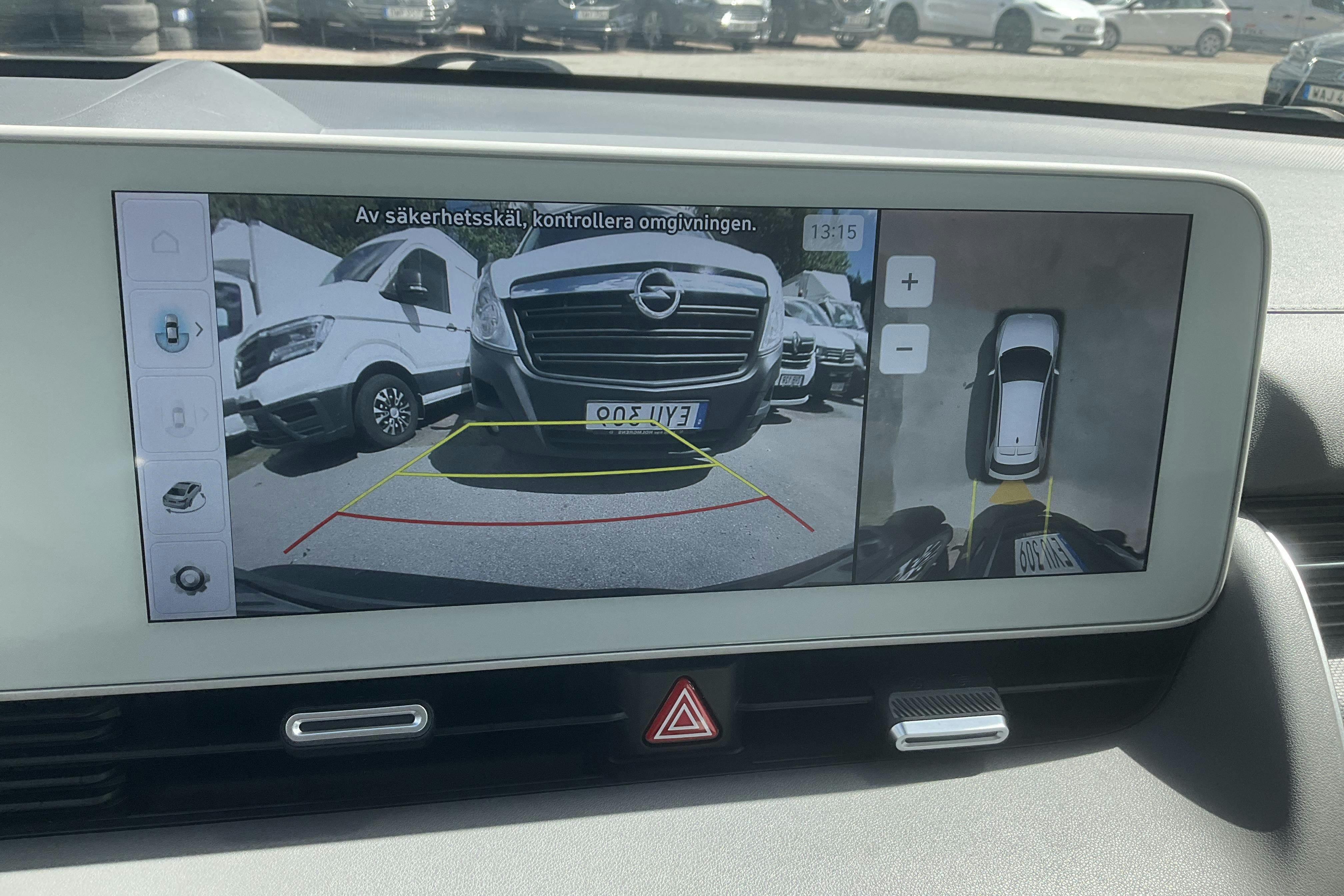 Vehicle Image 12