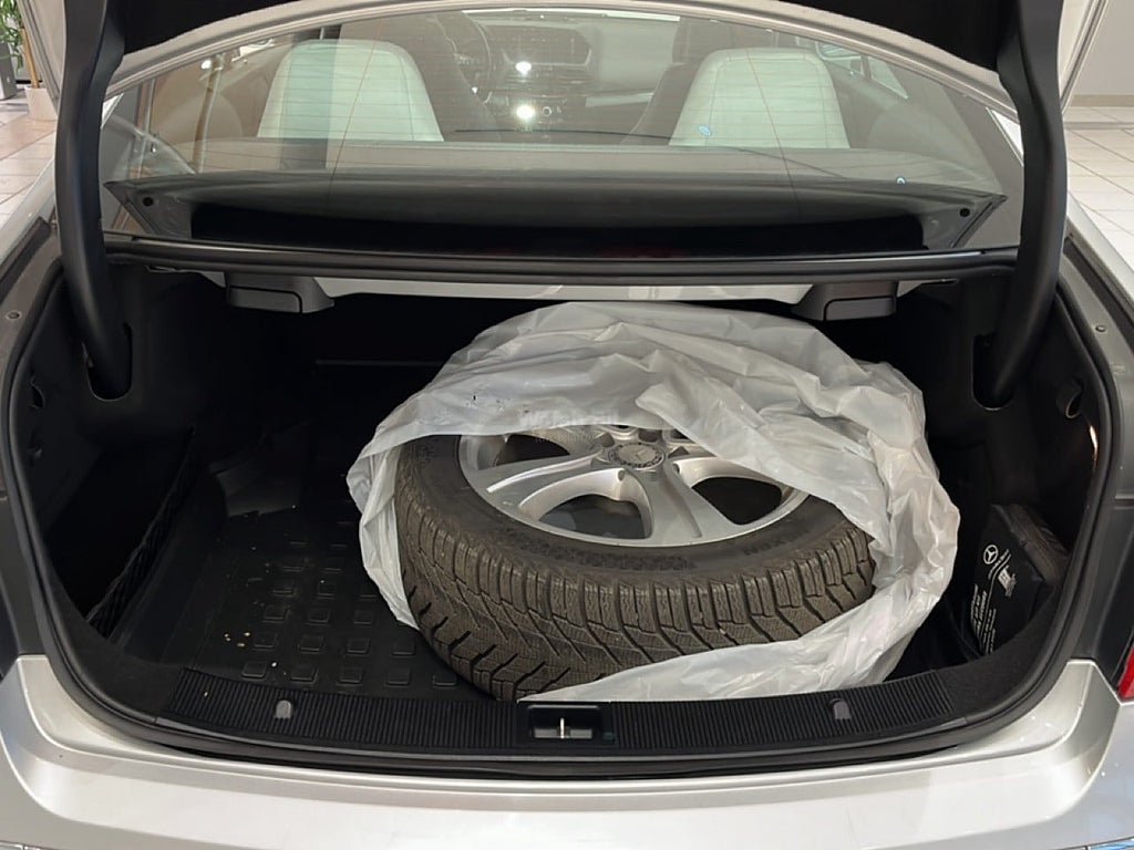 Vehicle Image 14