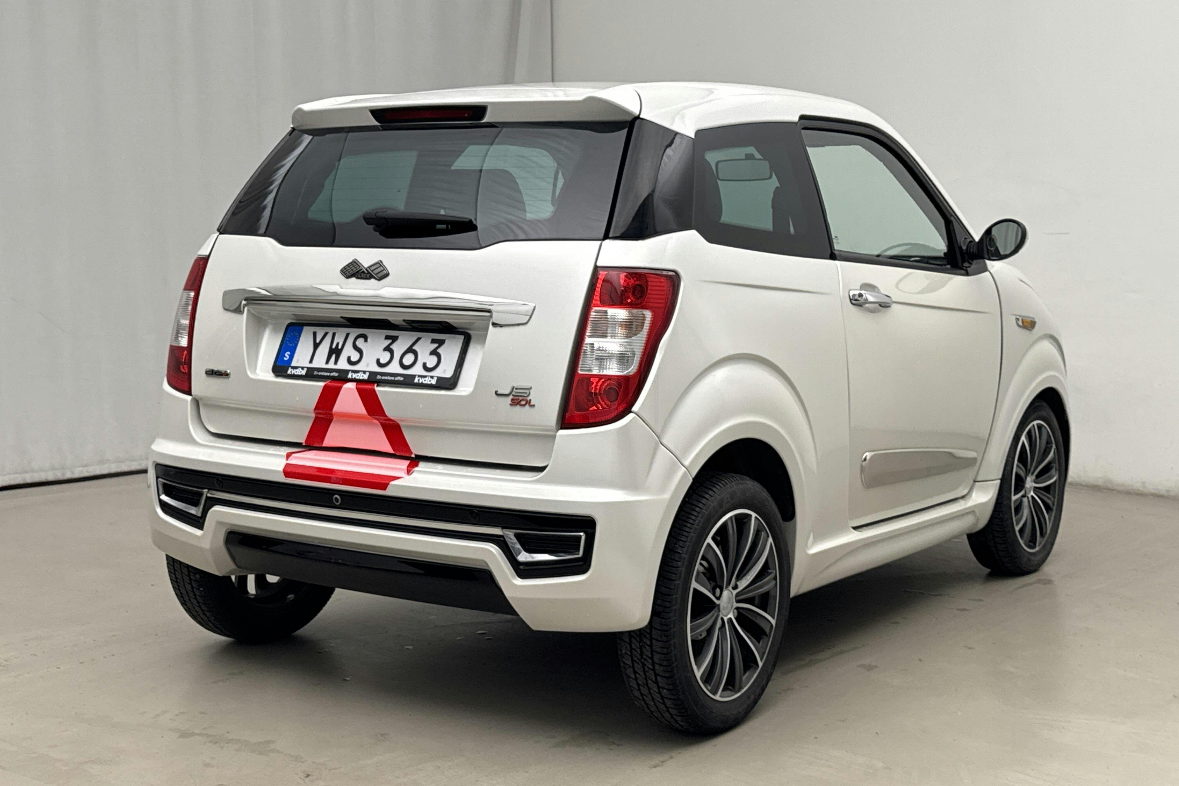 Vehicle Image 3