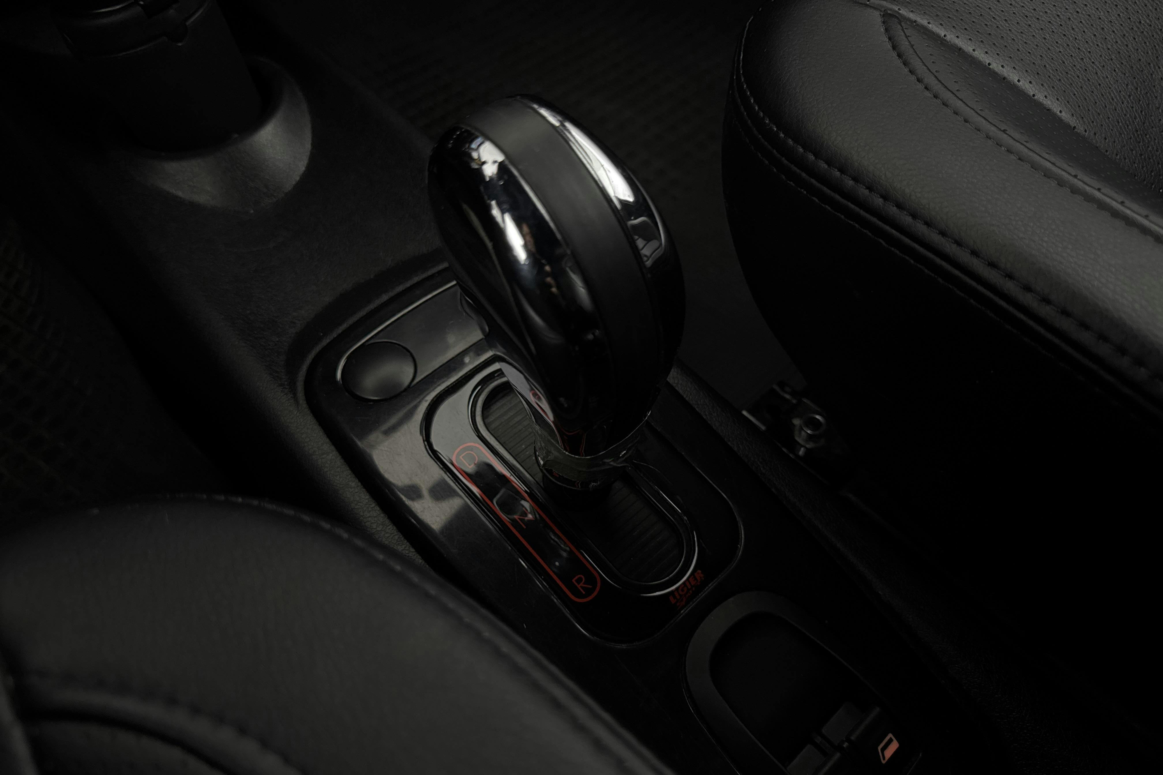 Vehicle Image 11