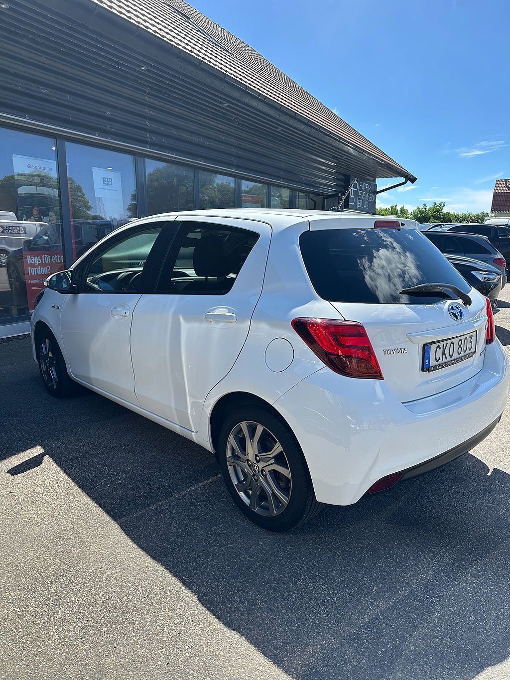 Vehicle Image 5