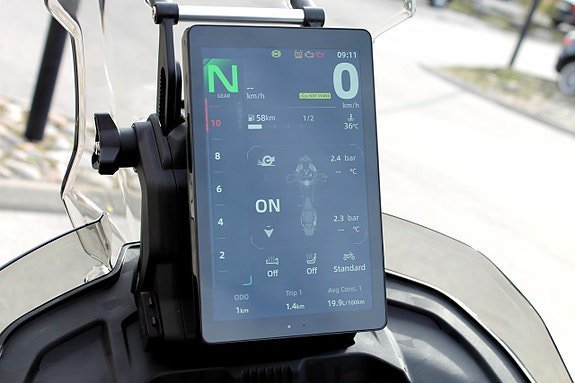 Vehicle Image 9
