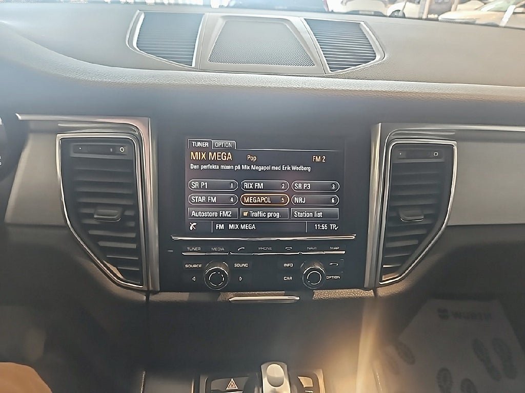 Vehicle Image 11
