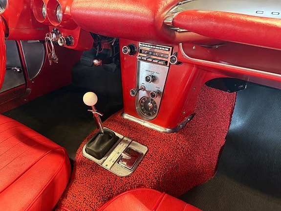 Vehicle Image 32