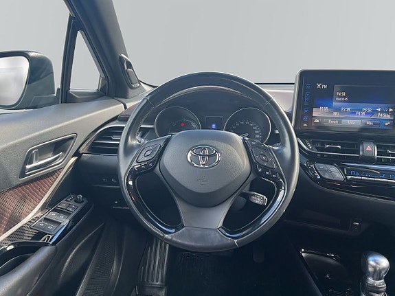 Vehicle Image 9