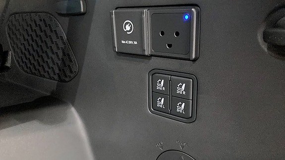 Vehicle Image 12