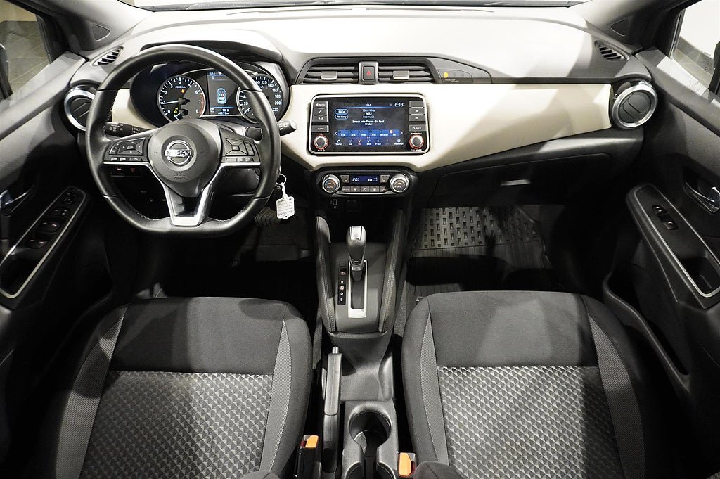 Vehicle Image 10