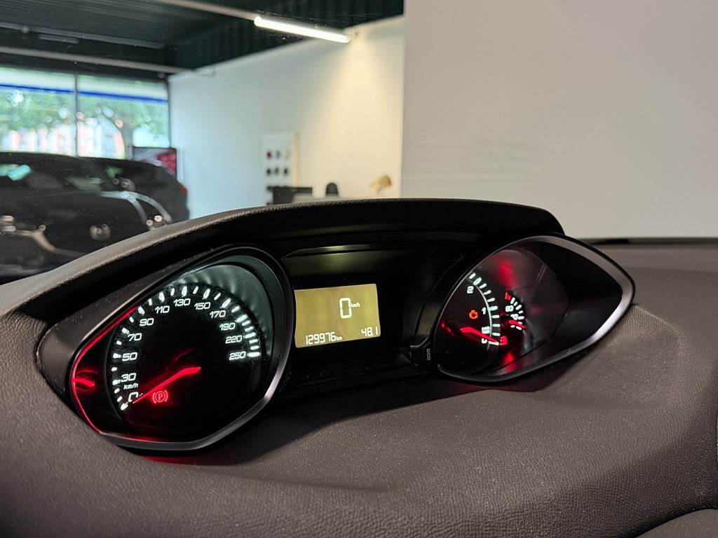 Vehicle Image 9