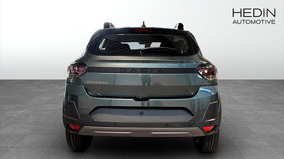 Vehicle Image 7