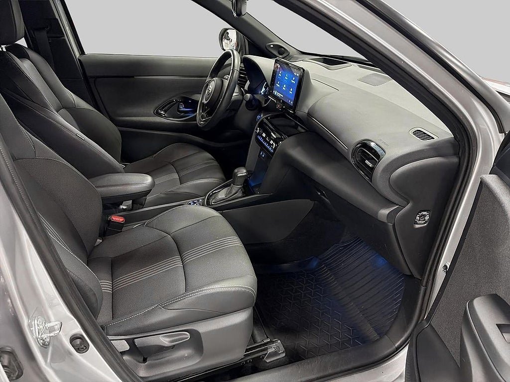 Vehicle Image 10