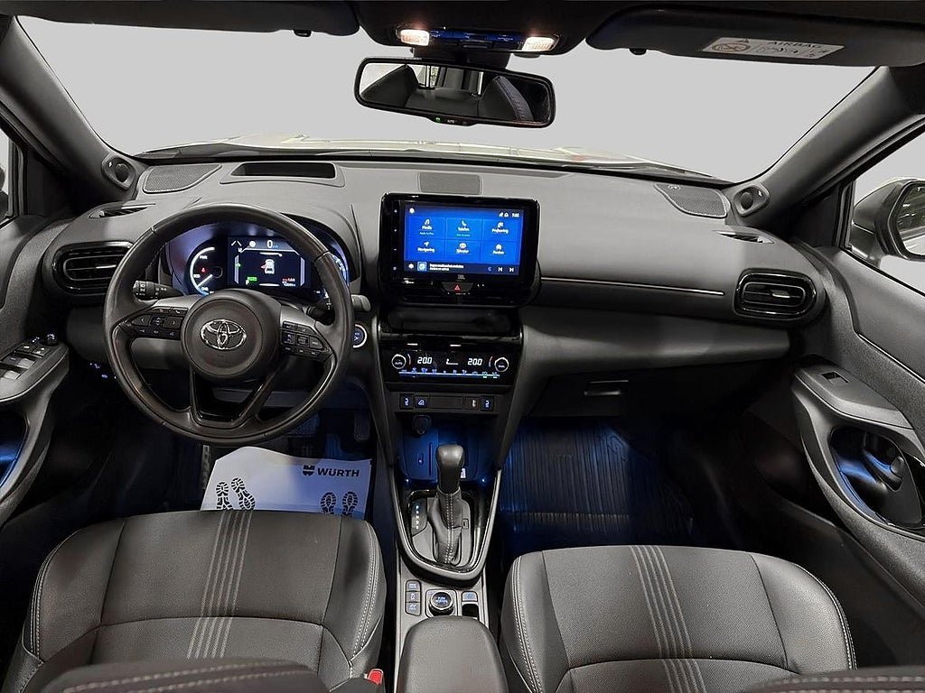 Vehicle Image 12