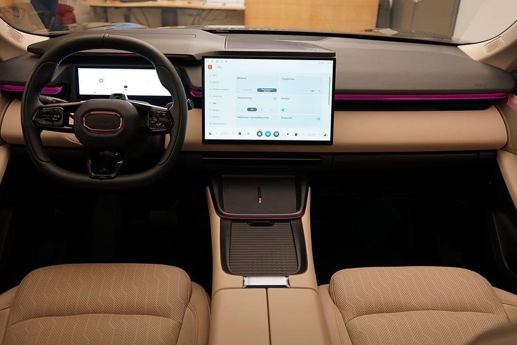 Vehicle Image 6