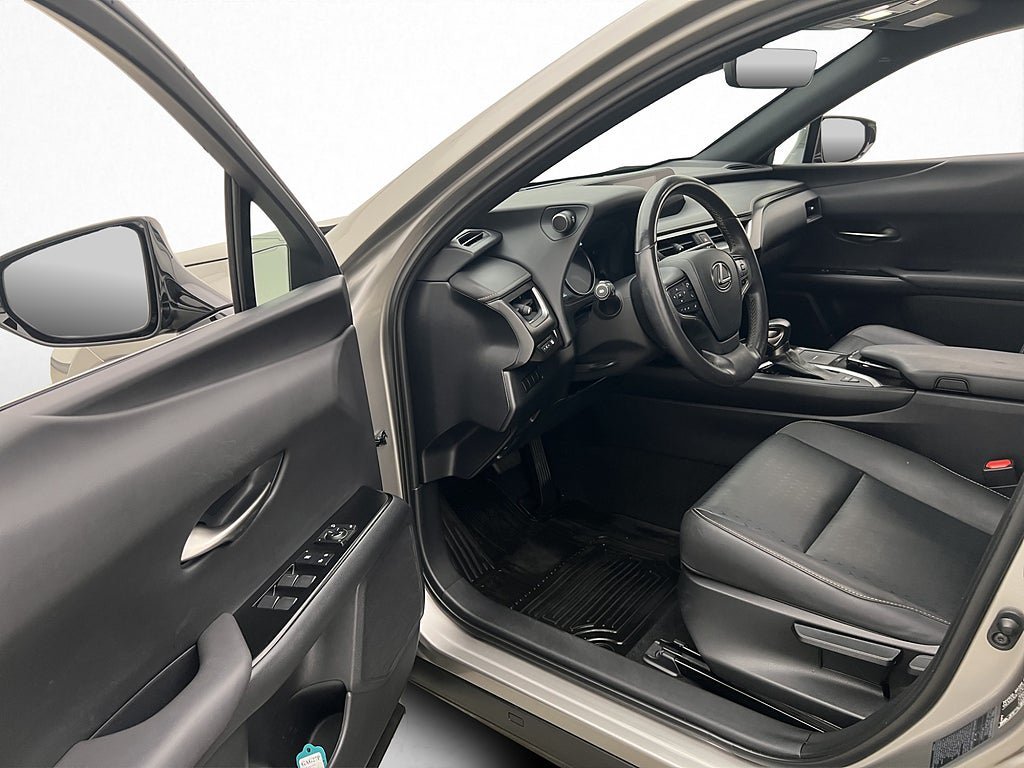 Vehicle Image 10