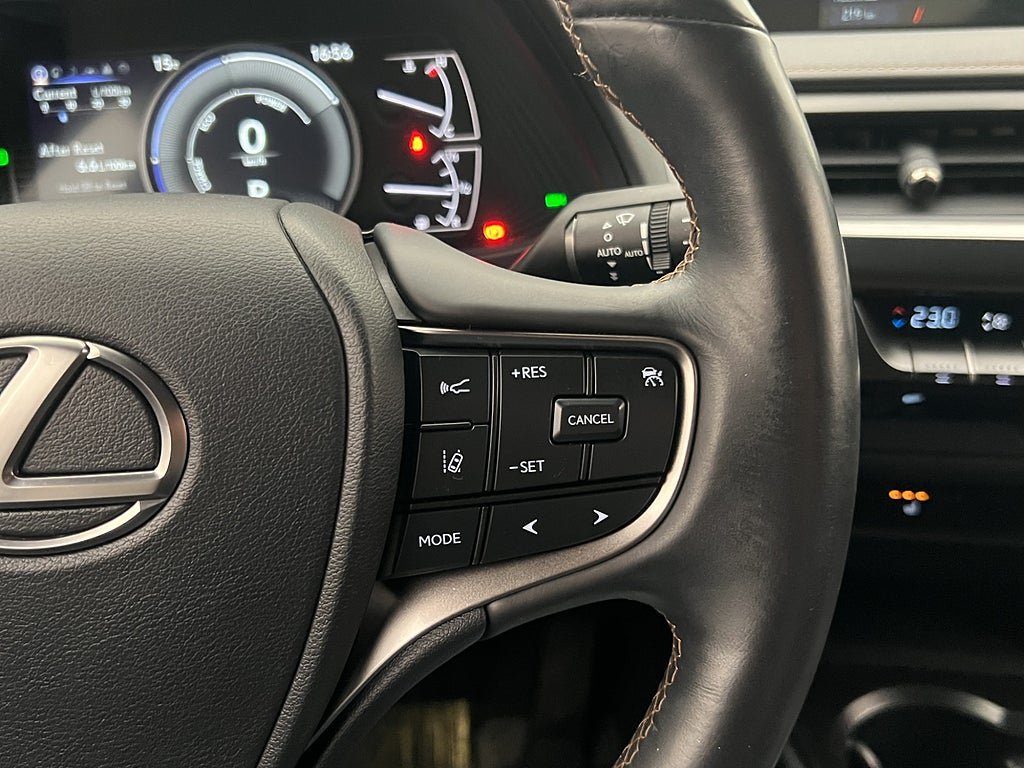 Vehicle Image 15