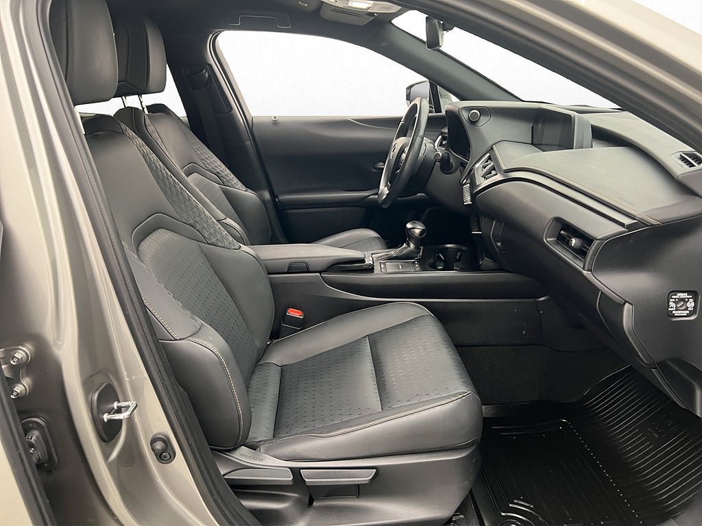 Vehicle Image 21