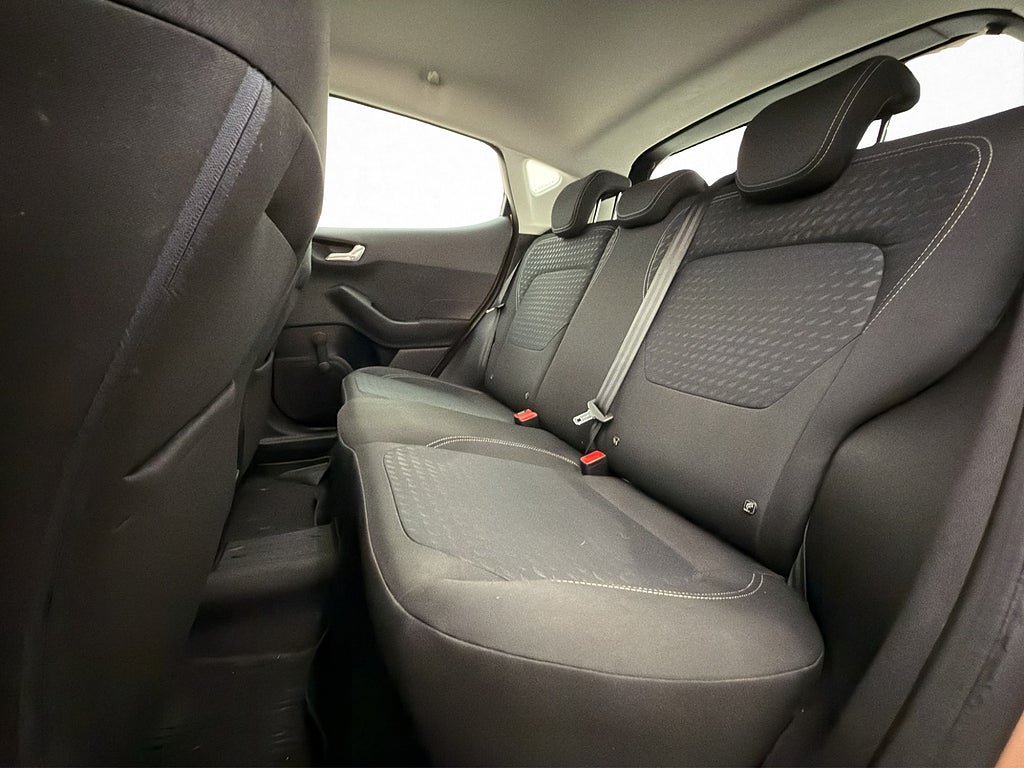 Vehicle Image 23