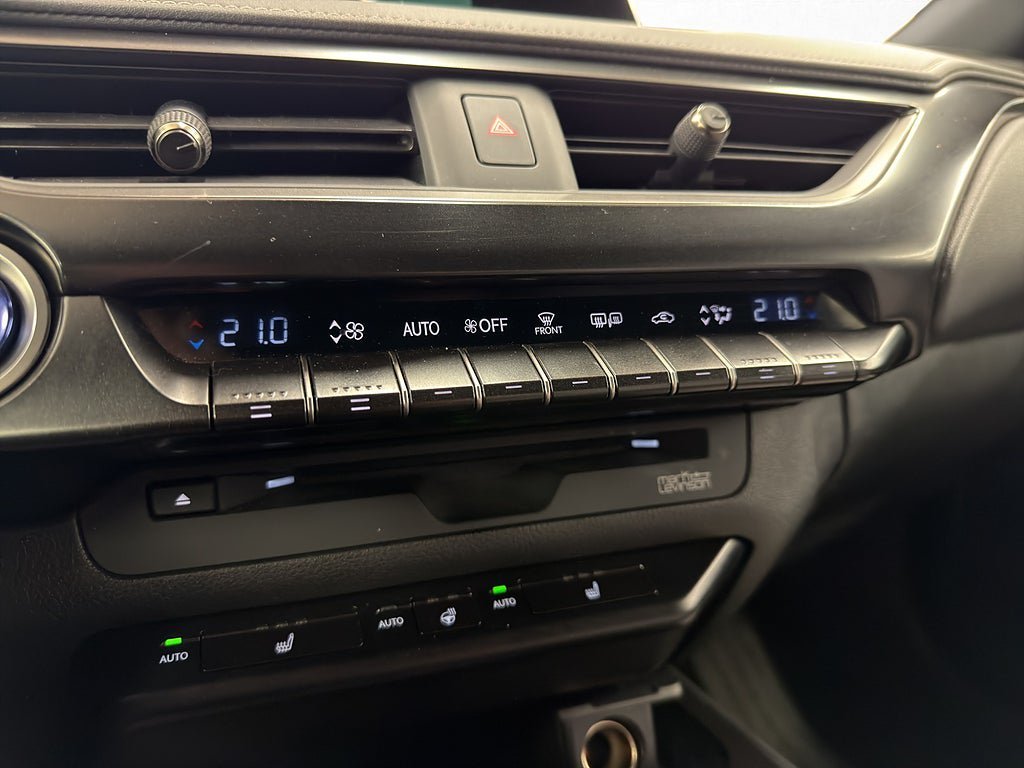 Vehicle Image 26