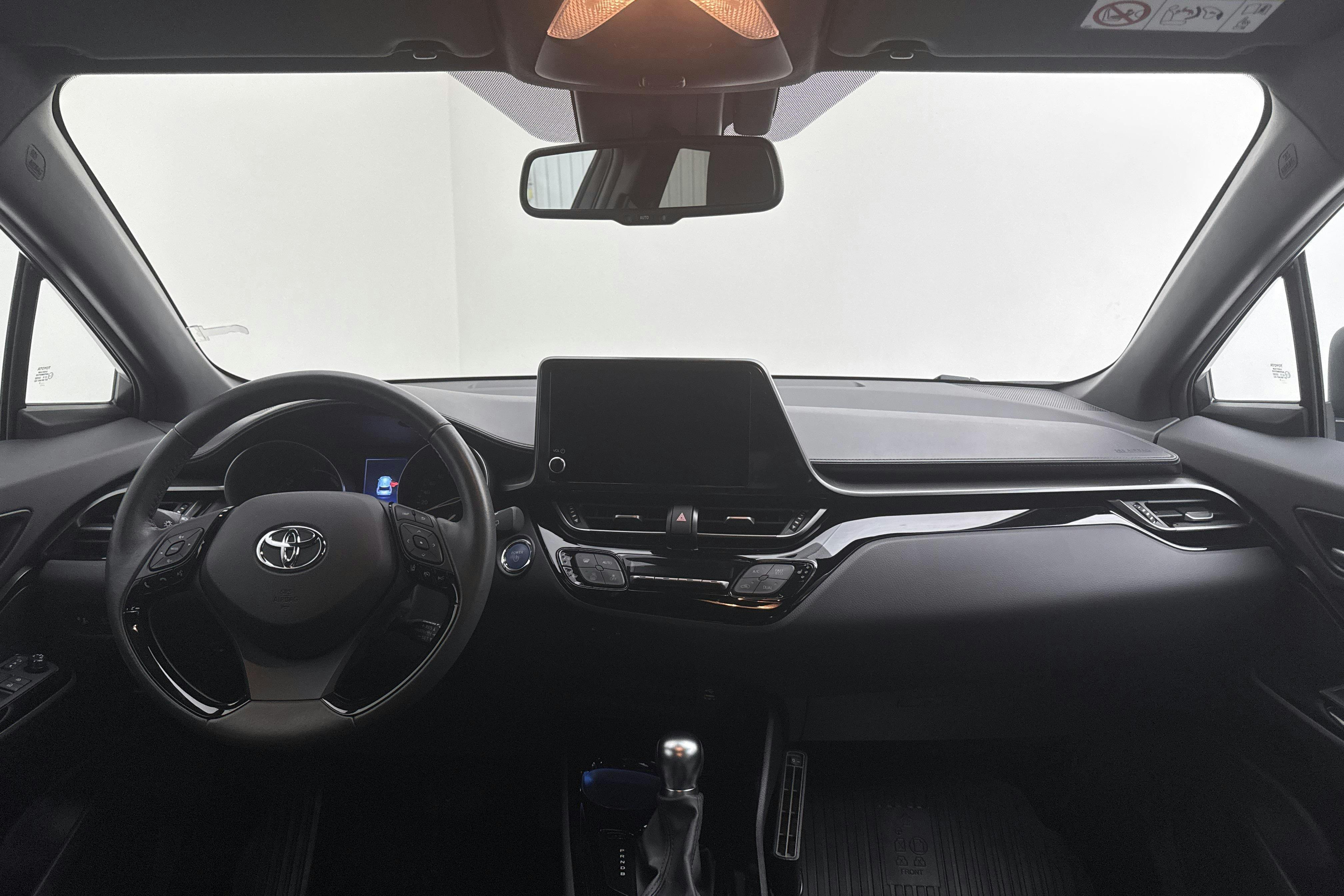 Vehicle Image 6
