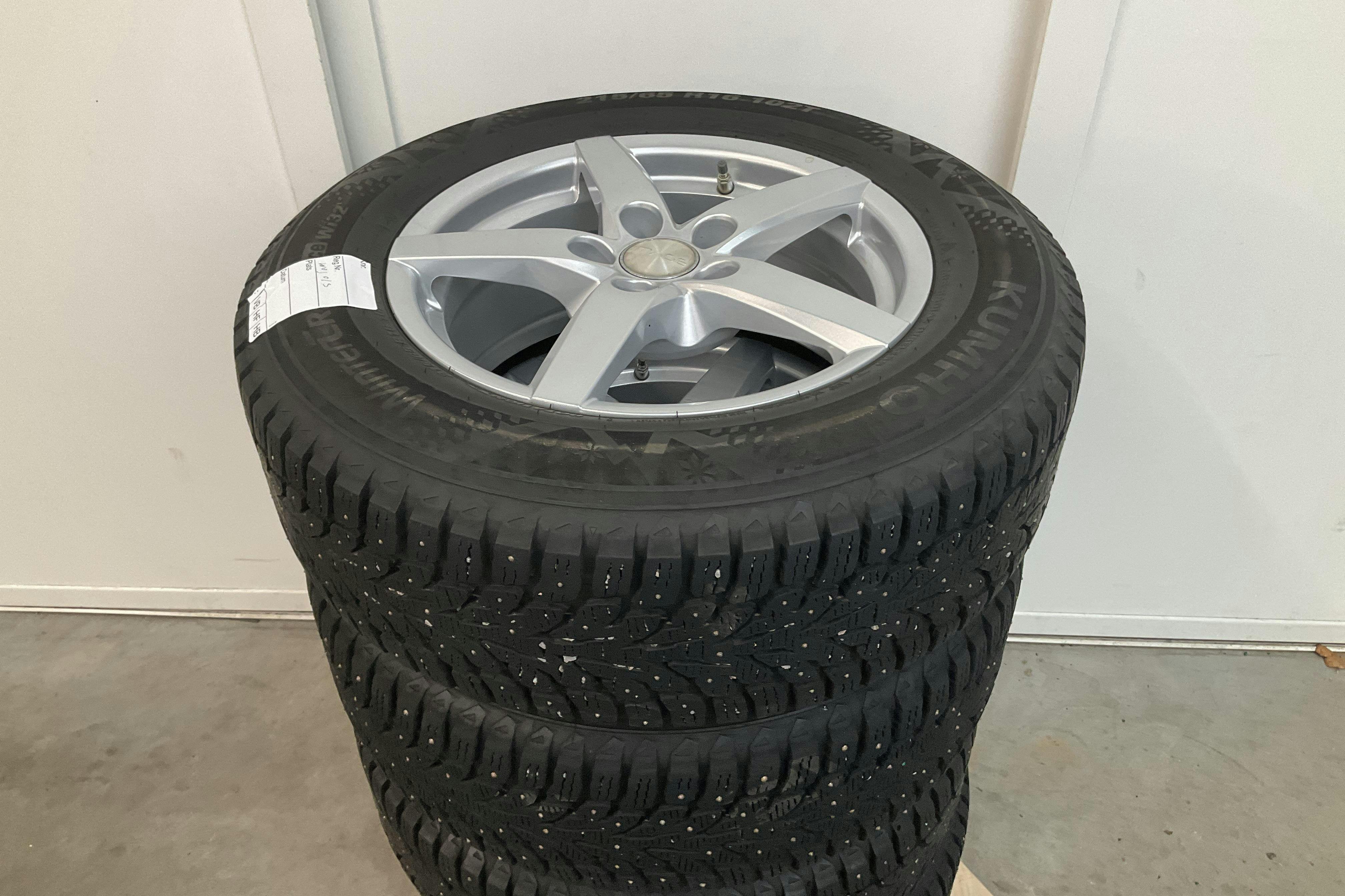 Vehicle Image 13