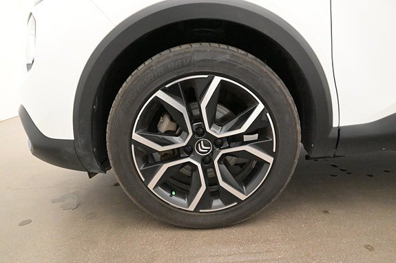 Vehicle Image 26