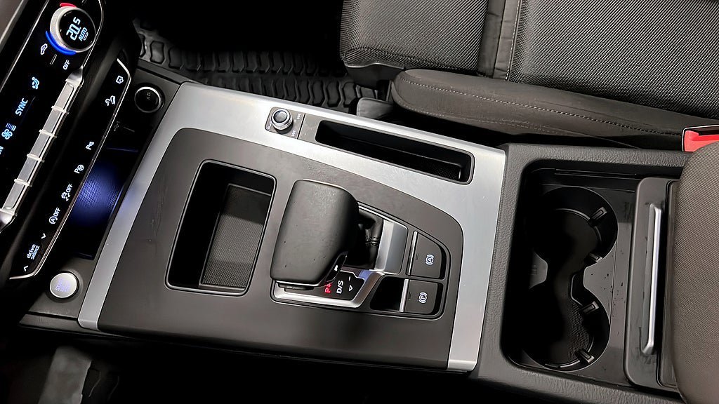 Vehicle Image 18
