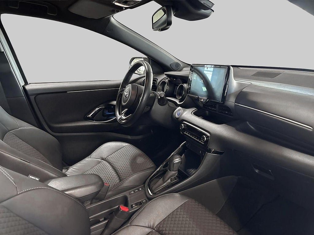 Vehicle Image 10
