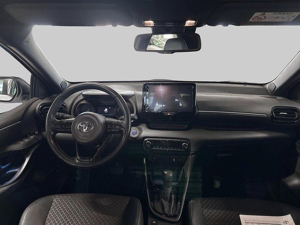 Vehicle Image 12