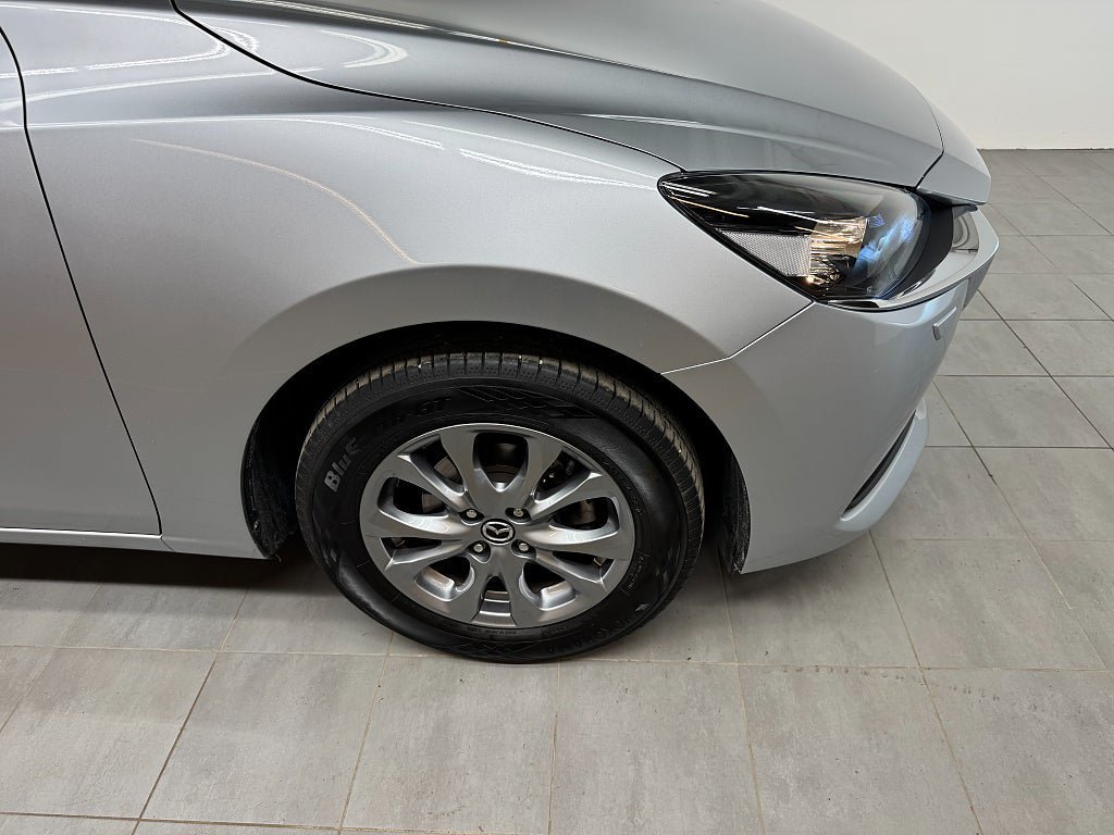 Vehicle Image 13