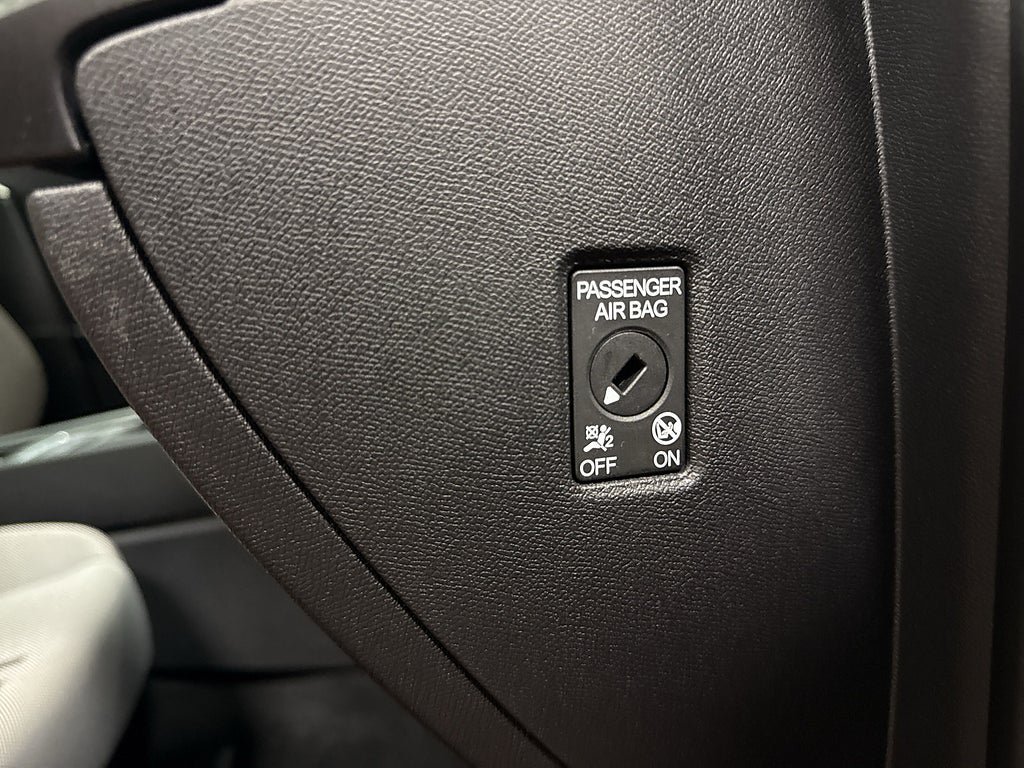 Vehicle Image 24