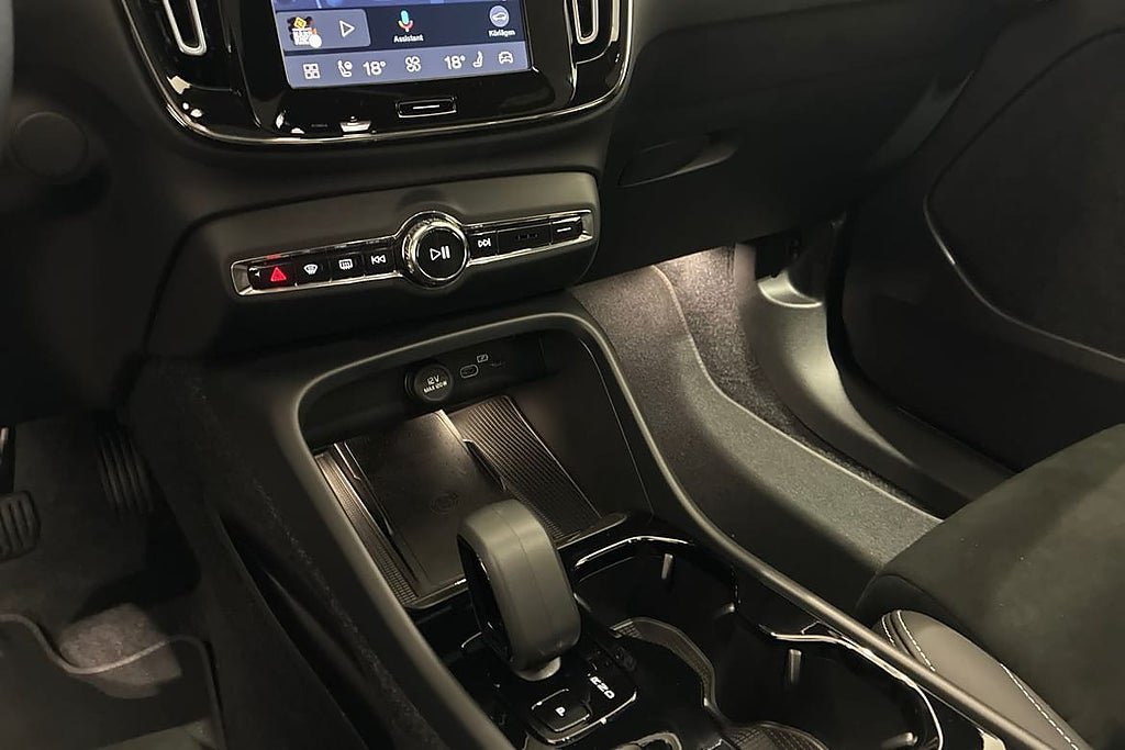 Vehicle Image 16