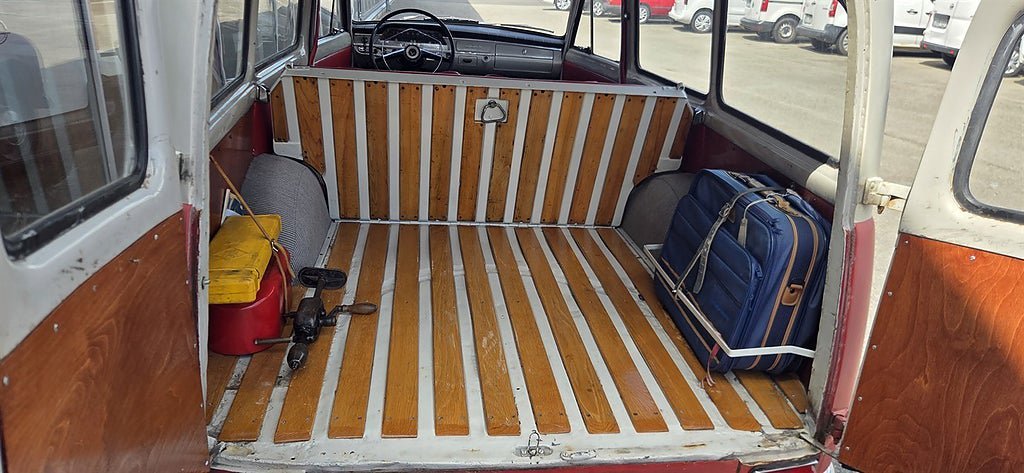 Vehicle Image 9
