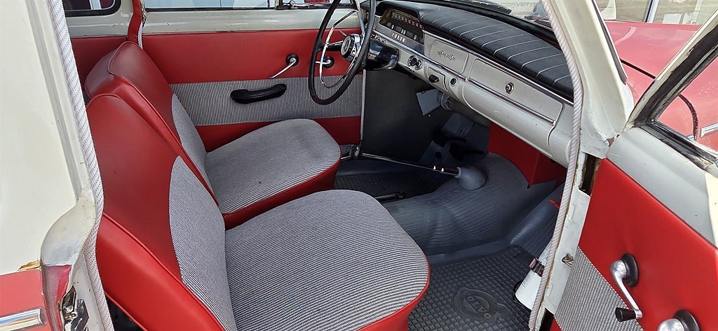 Vehicle Image 12