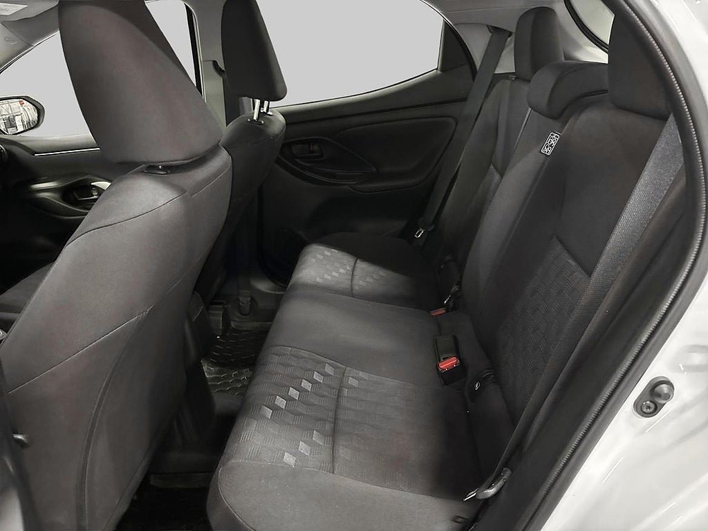 Vehicle Image 11