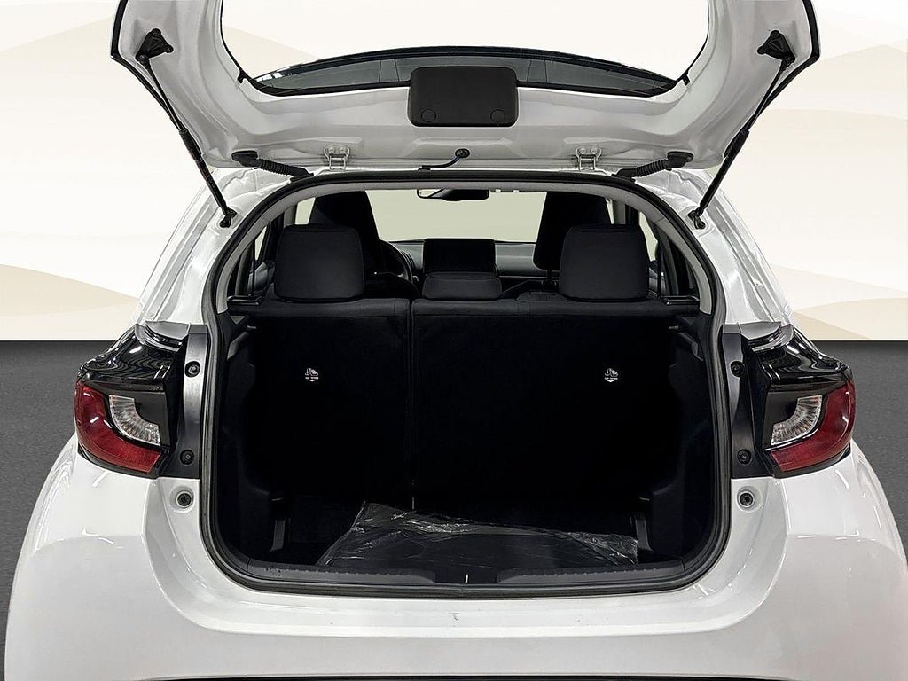 Vehicle Image 13