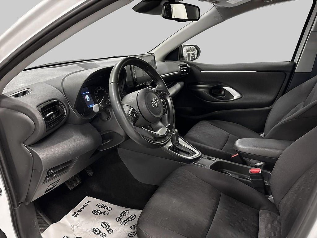 Vehicle Image 14