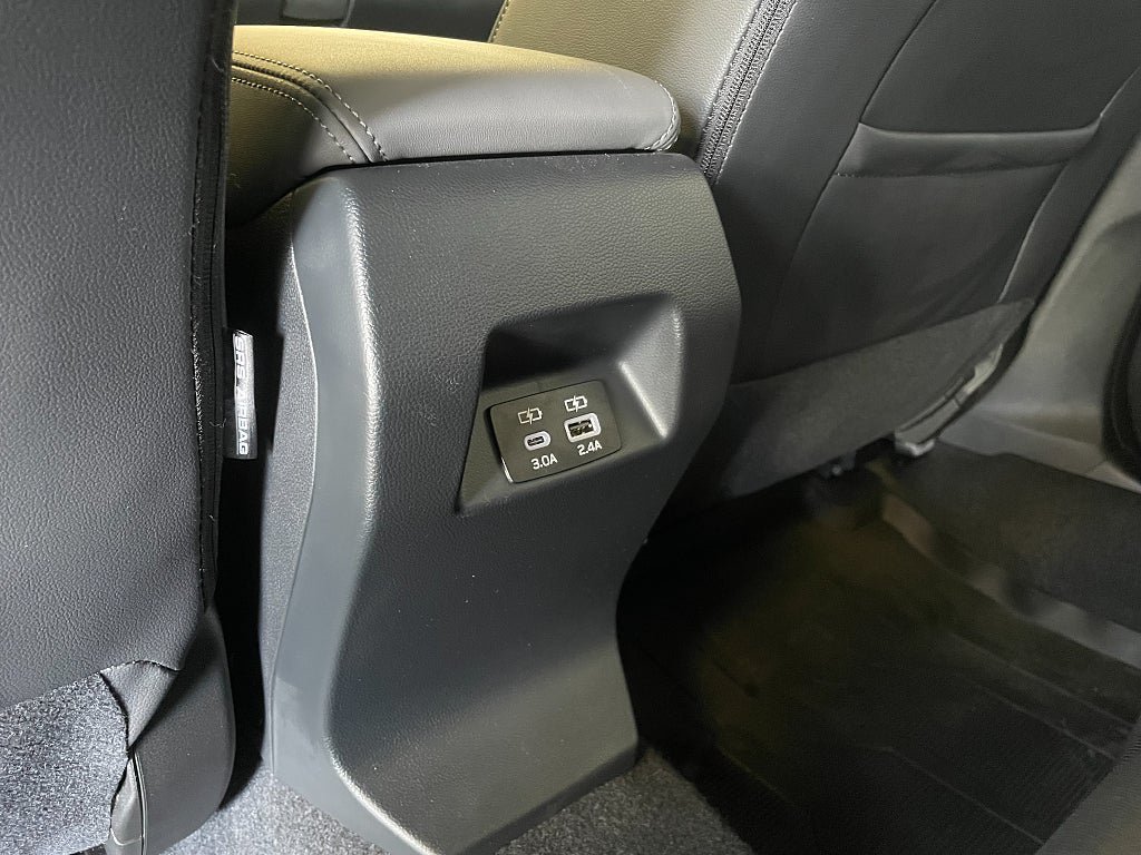 Vehicle Image 6