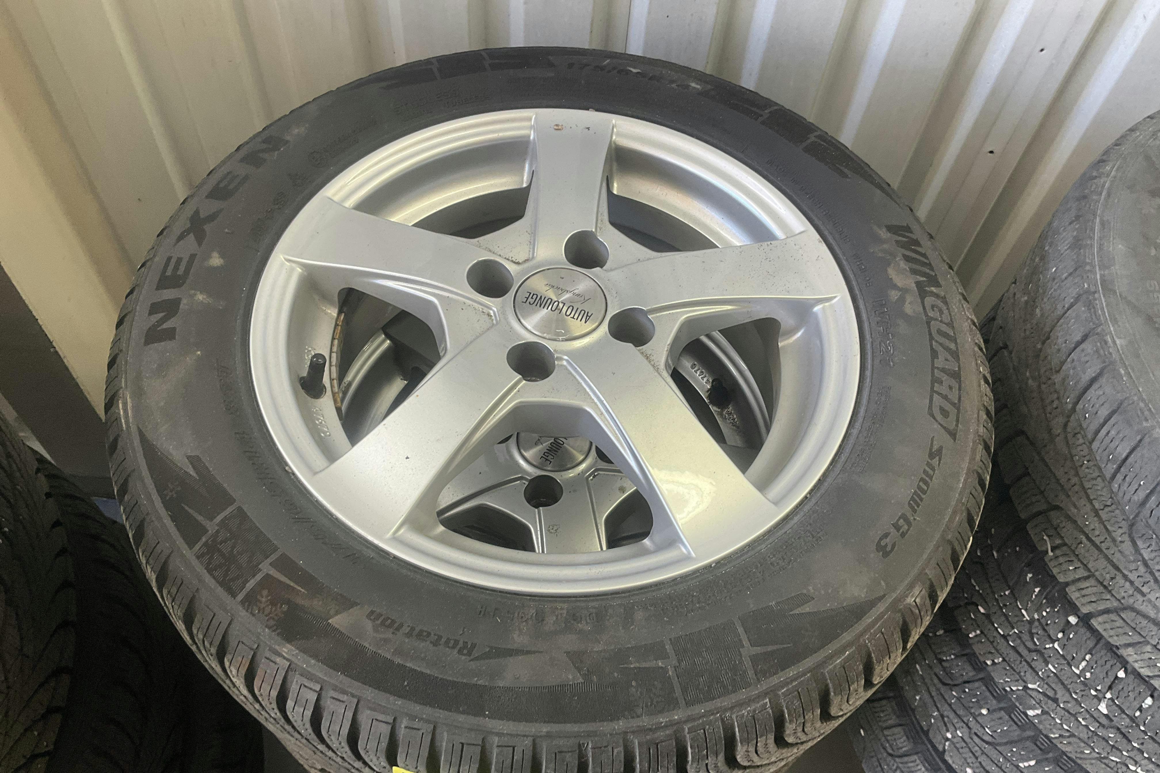 Vehicle Image 11