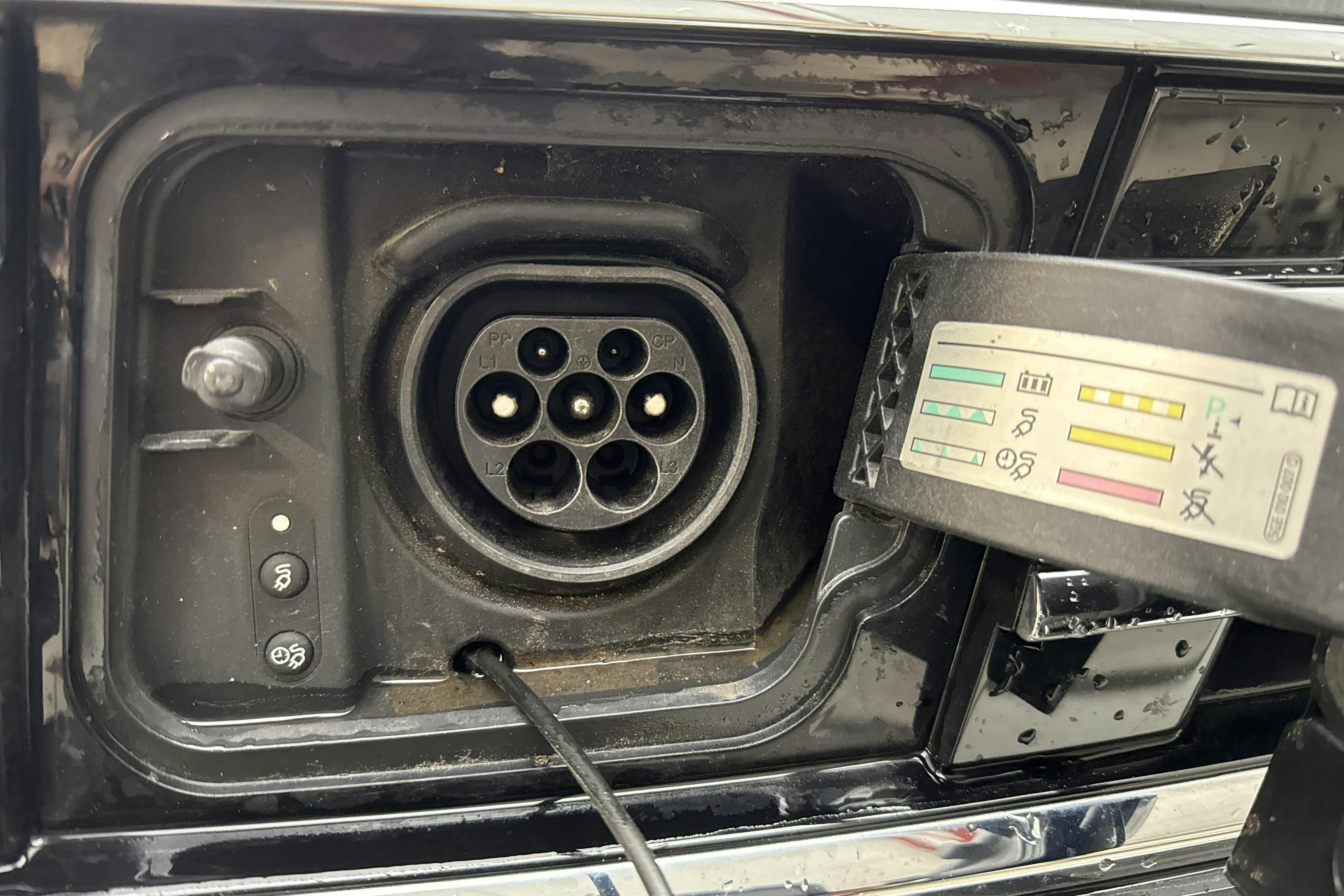 Vehicle Image 13