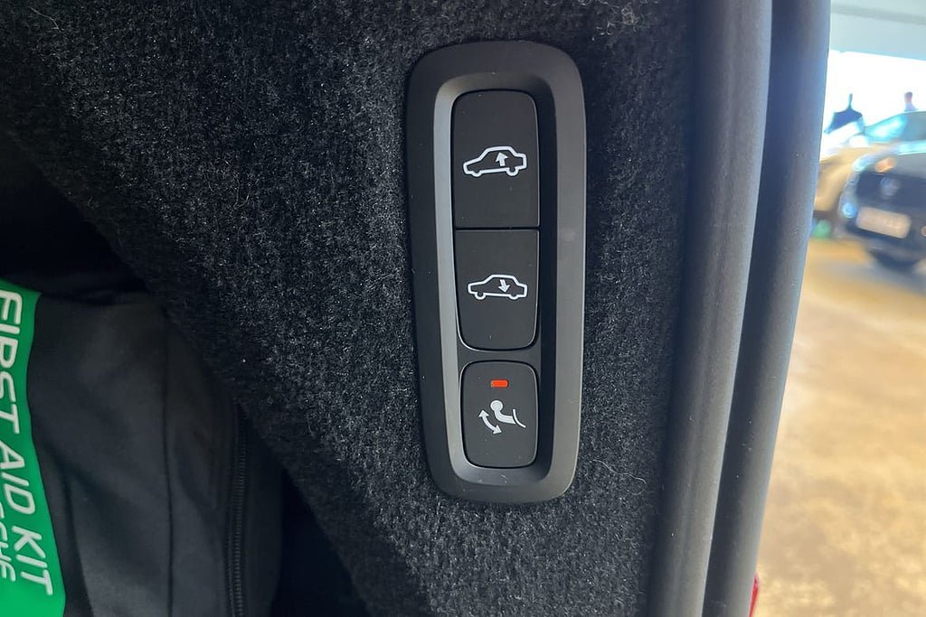 Vehicle Image 26