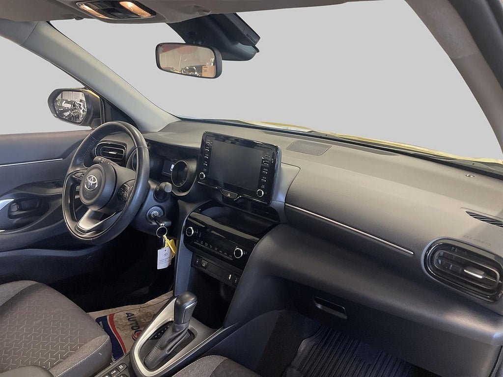Vehicle Image 10