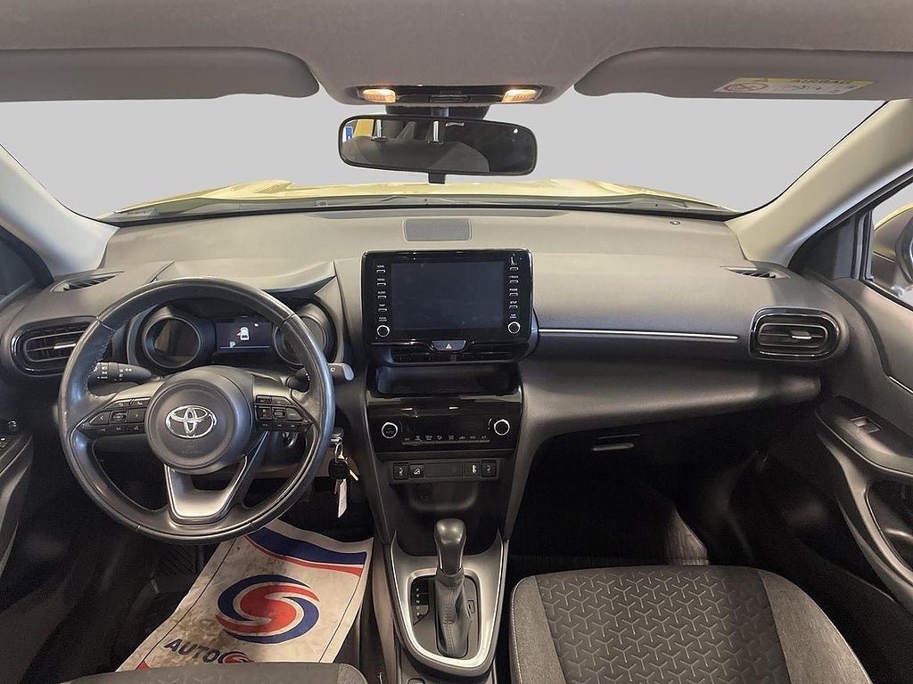 Vehicle Image 12