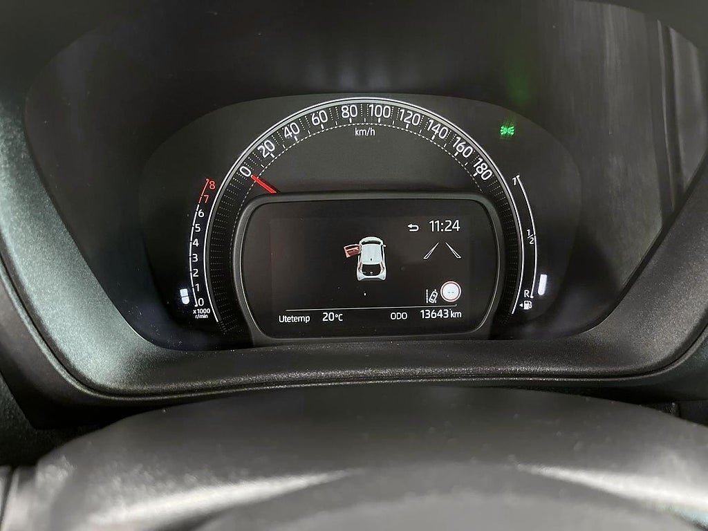 Vehicle Image 14