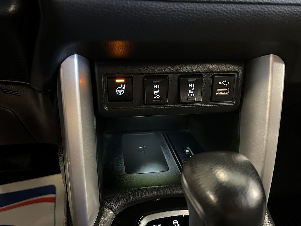 Vehicle Image 21
