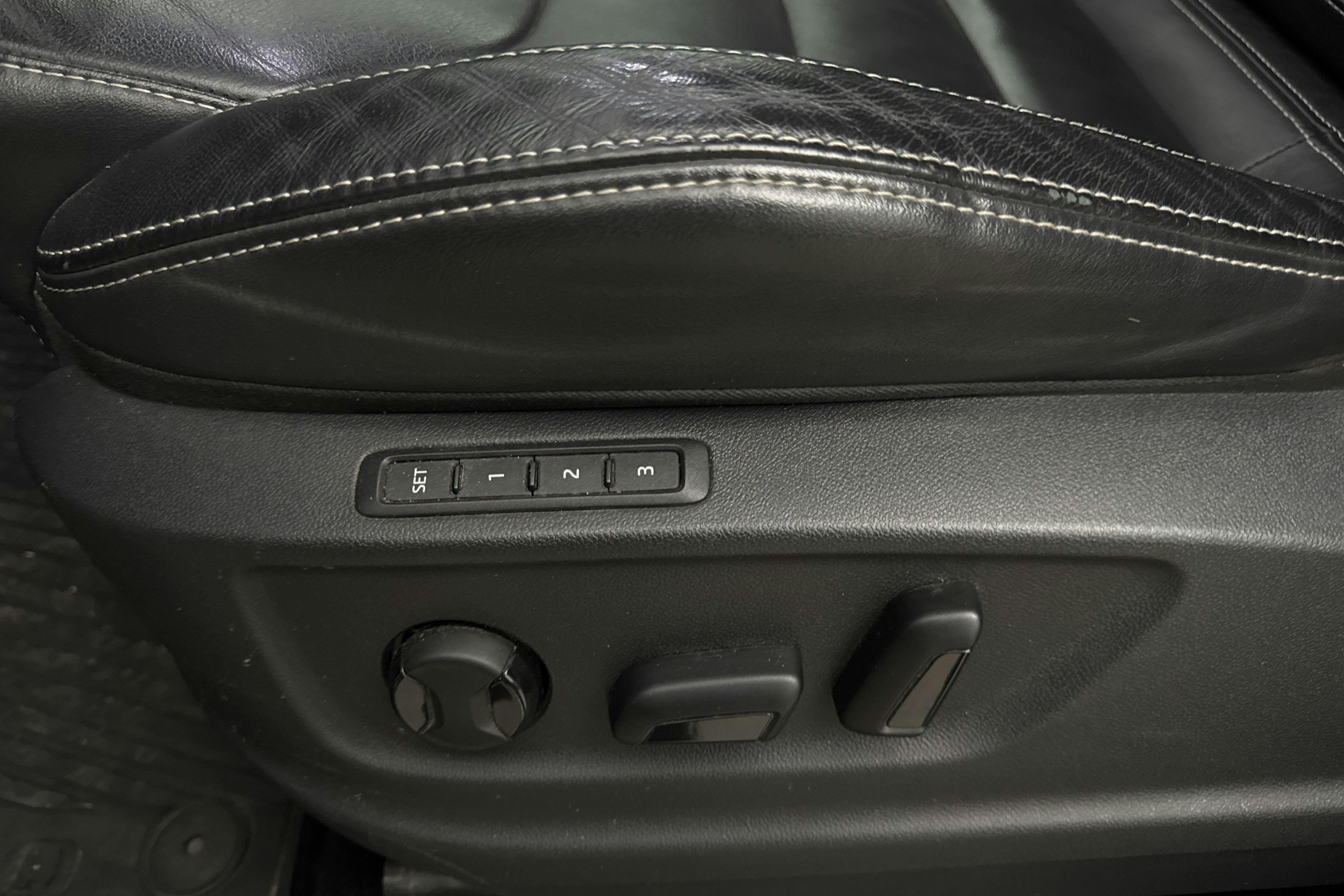 Vehicle Image 17