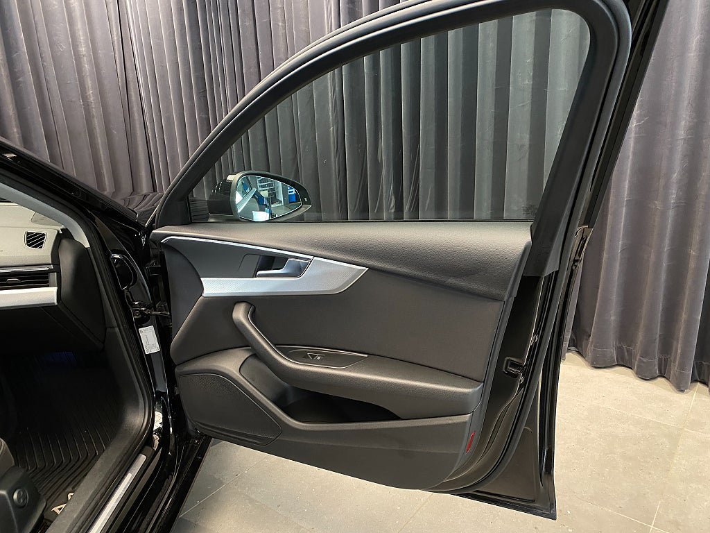 Vehicle Image 32