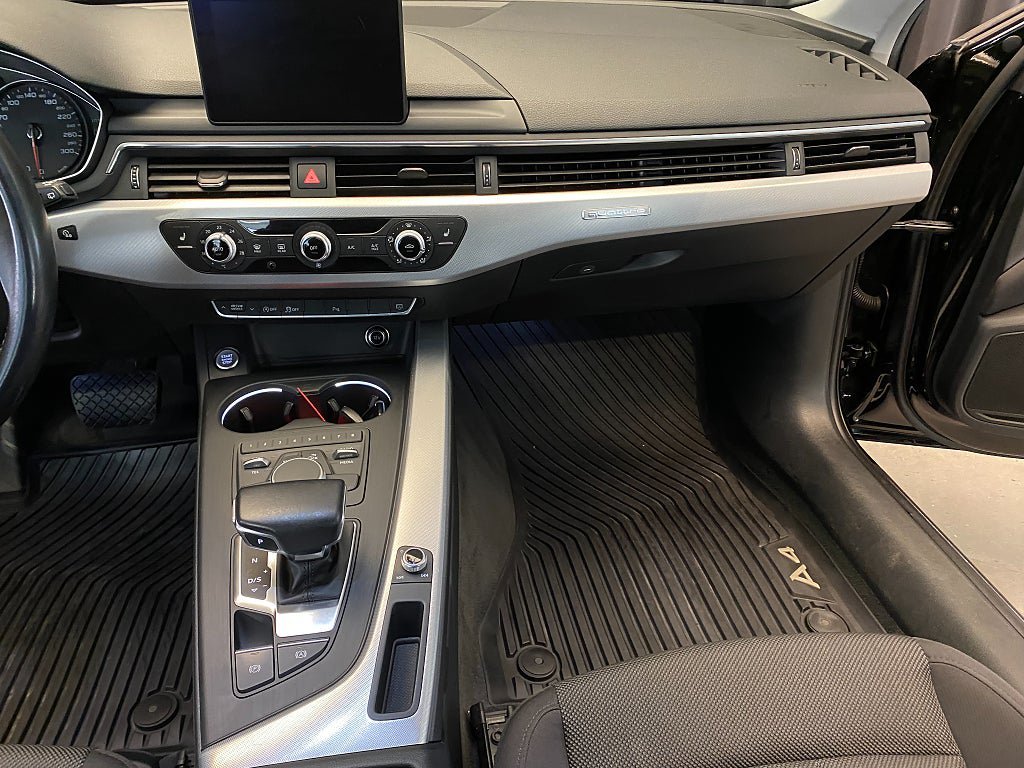 Vehicle Image 37