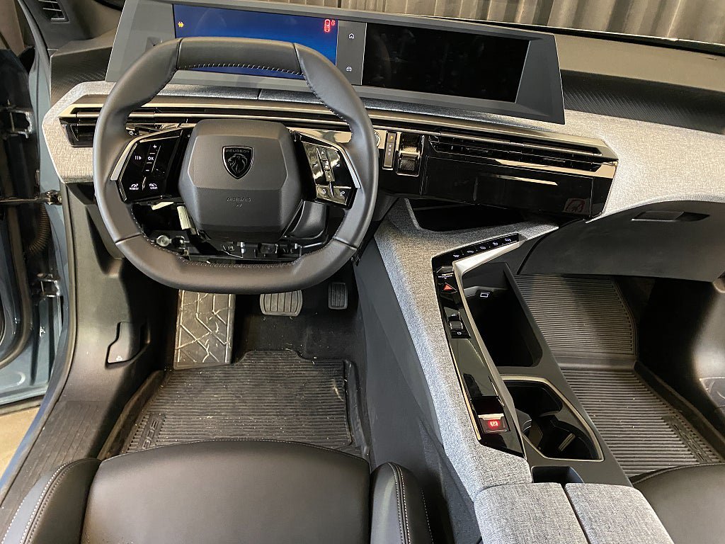 Vehicle Image 24