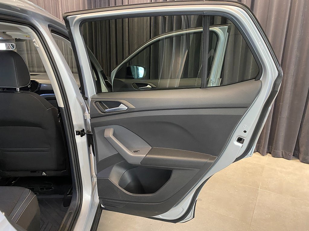 Vehicle Image 33